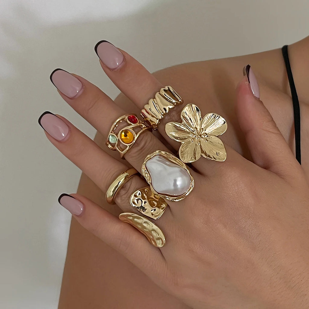Ingemark 2025 Baroque Imitation Pearl Ring for Women Elegant Open Rings with Exaggerated Metal Flower Design Jewelry Accessories