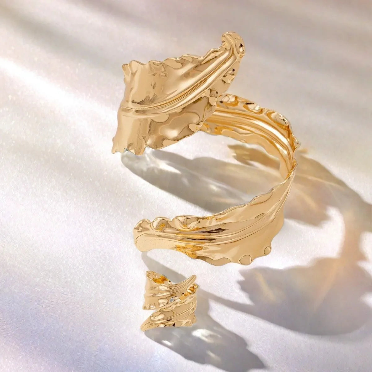 Vintage Fashion Pleated Leaf Bracelet Spiral Opening Adjustable Ring Set For Women Girls Gold Color Bangle Party Holiday Jewelry