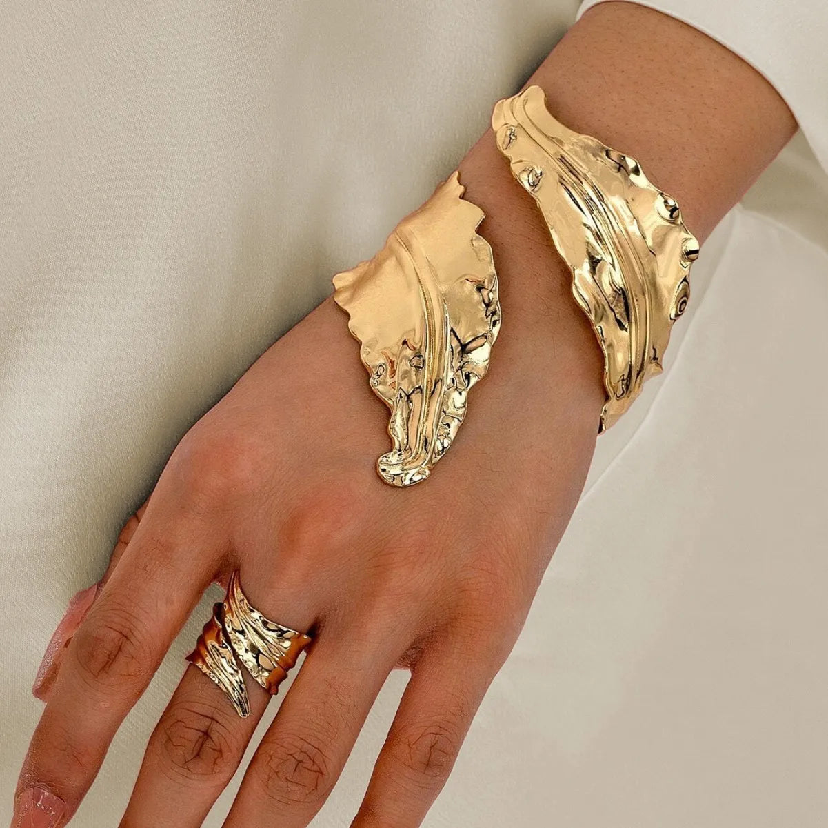 Vintage Fashion Pleated Leaf Bracelet Spiral Opening Adjustable Ring Set For Women Girls Gold Color Bangle Party Holiday Jewelry