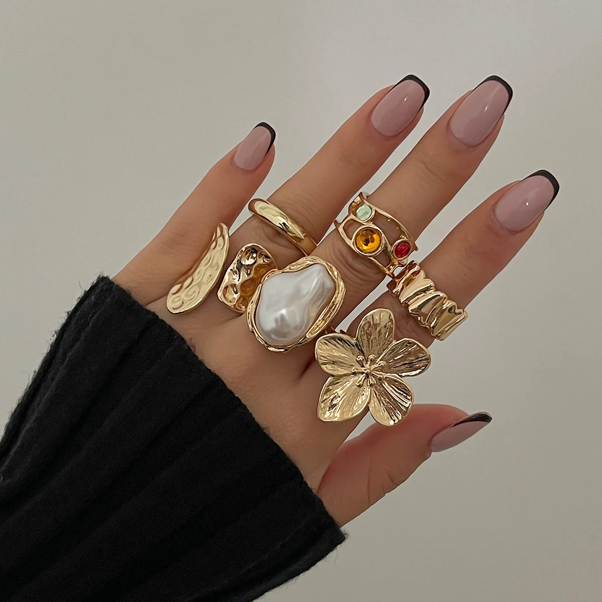 Ingemark 2025 Baroque Imitation Pearl Ring for Women Elegant Open Rings with Exaggerated Metal Flower Design Jewelry Accessories